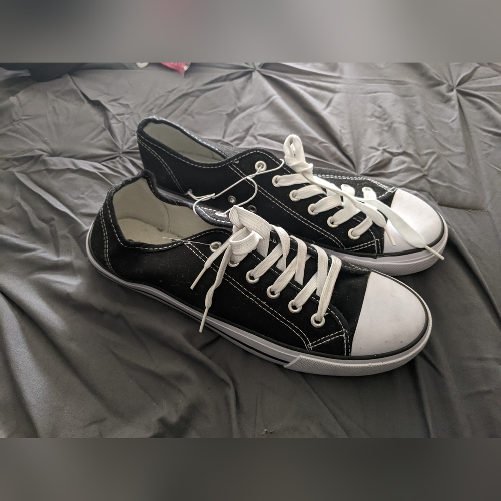 *NWOT* Men's shoes size 9